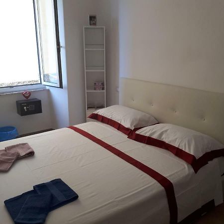 Casa Vacanze P&G. Colline, Mare, Relax La Spezia Bagian luar foto