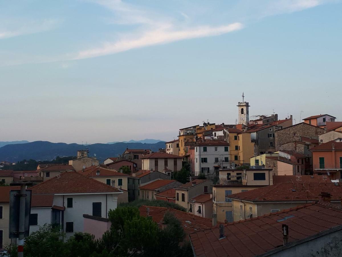 Casa Vacanze P&G. Colline, Mare, Relax La Spezia Bagian luar foto