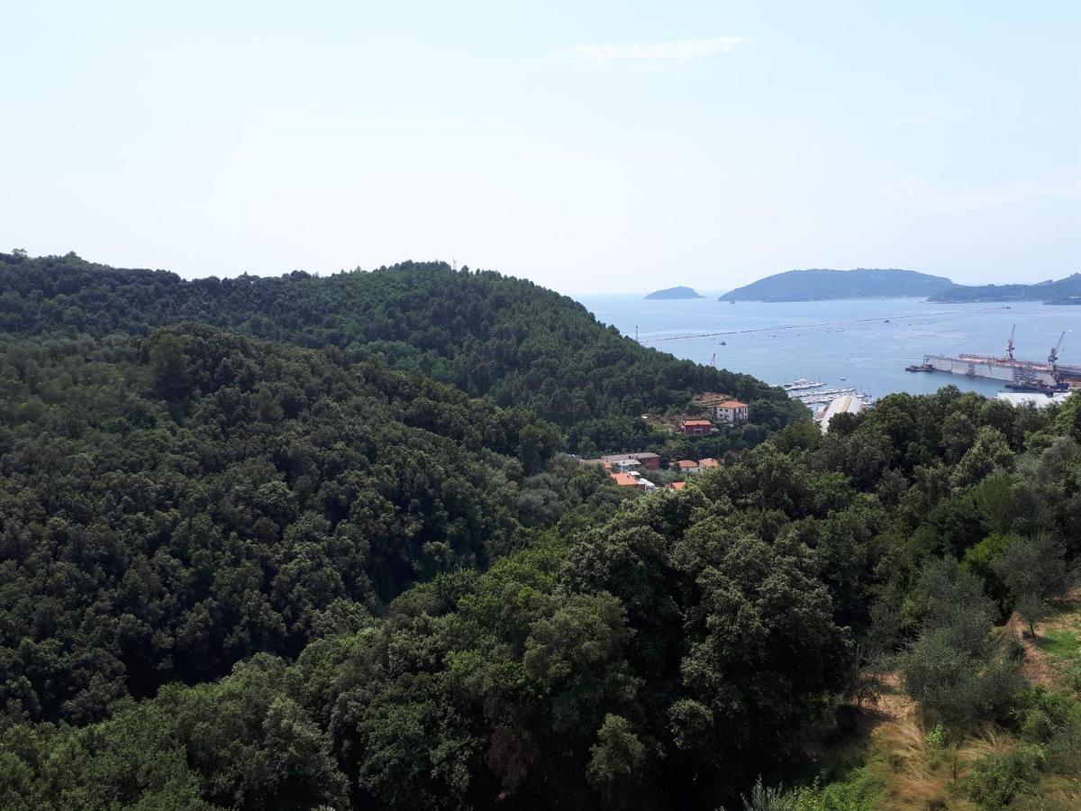 Casa Vacanze P&G. Colline, Mare, Relax La Spezia Bagian luar foto