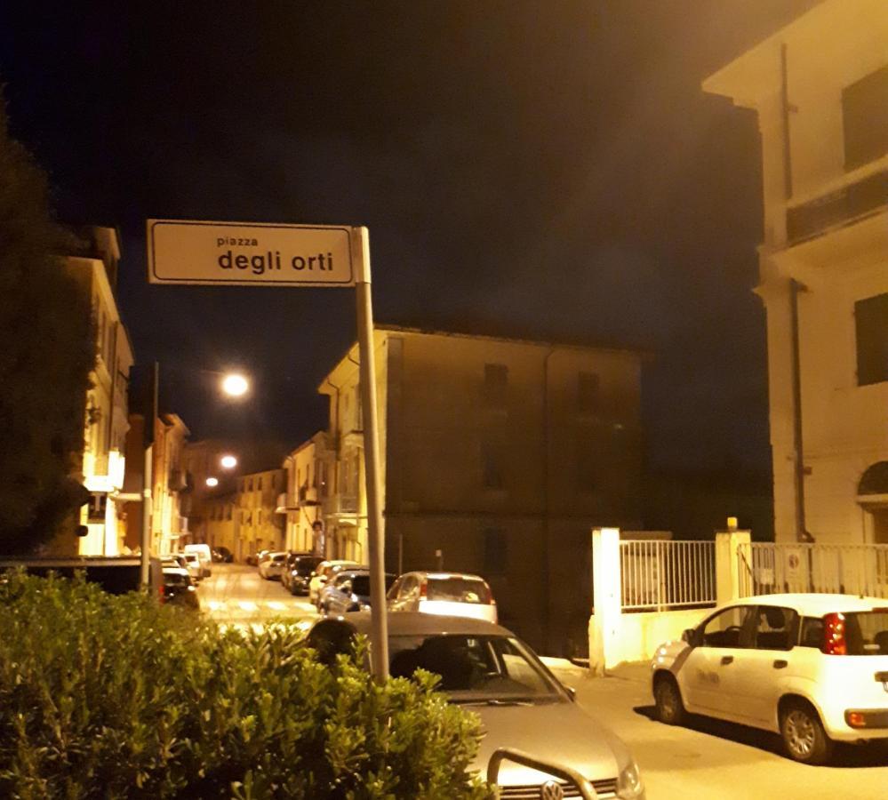 Casa Vacanze P&G. Colline, Mare, Relax La Spezia Bagian luar foto